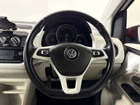 2018-Volkswagen-Up-Beats-10-5-dr_10