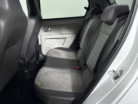 2018-Volkswagen-Up-Beats-10-5-dr_2