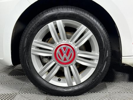 2018-Volkswagen-Up-Beats-10-5-dr_3