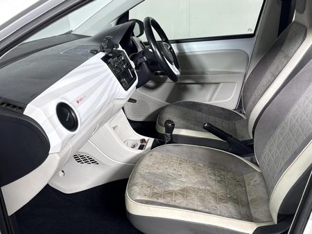 2018-Volkswagen-Up-Beats-10-5-dr_7
