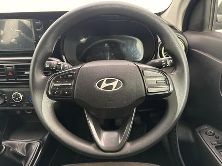 2025-Hyundai-Exter-12-Executive_11