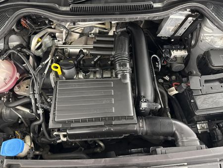 2017-Volkswagen-Polo-GP-12-TSI-Trendline-66kW_12