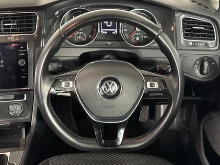 2019-Volkswagen-Golf-VII-10-TSI-Comfortline_12