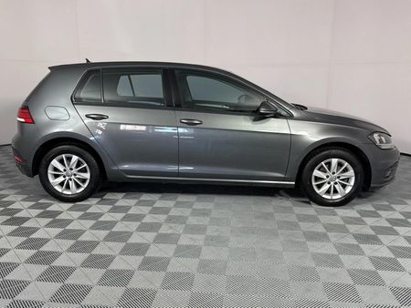 2019-Volkswagen-Golf-VII-10-TSI-Comfortline_17