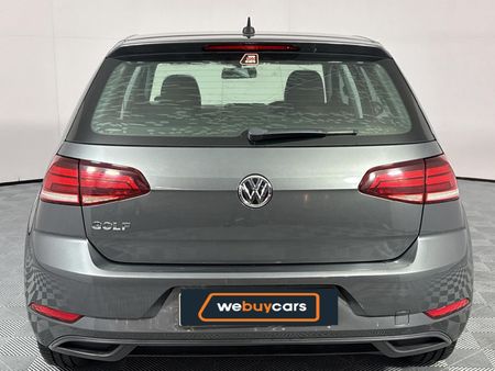 2019-Volkswagen-Golf-VII-10-TSI-Comfortline_18