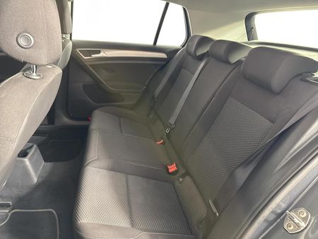 2019-Volkswagen-Golf-VII-10-TSI-Comfortline_3