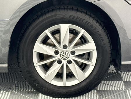 2019-Volkswagen-Golf-VII-10-TSI-Comfortline_5