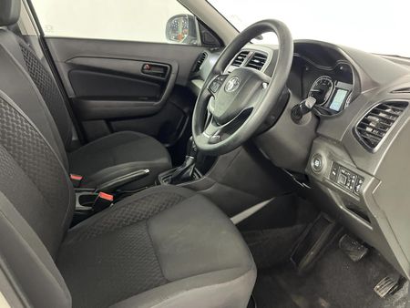 2022-Toyota-Urban-Cruiser-15-Xs-Auto_9