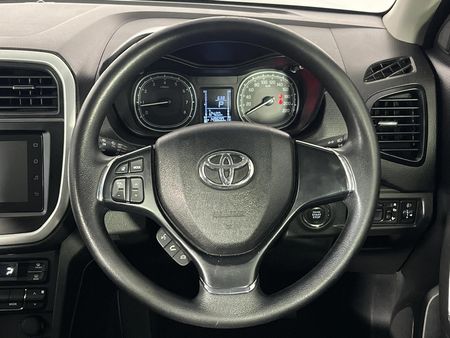 2022-Toyota-Urban-Cruiser-15-Xs-Auto_11