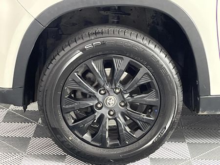 2022-Toyota-Urban-Cruiser-15-Xs-Auto_4