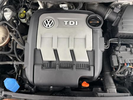 2012-Volkswagen-Polo-12-TDI-Bluemotion-5-dr_11