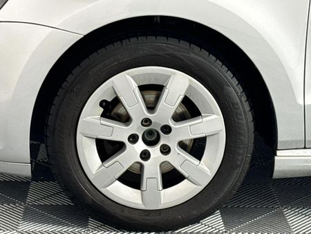2012-Volkswagen-Polo-12-TDI-Bluemotion-5-dr_4