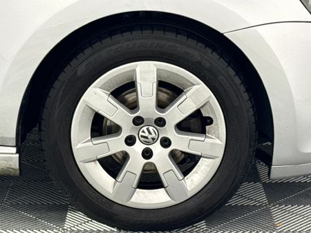 2012-Volkswagen-Polo-12-TDI-Bluemotion-5-dr_5