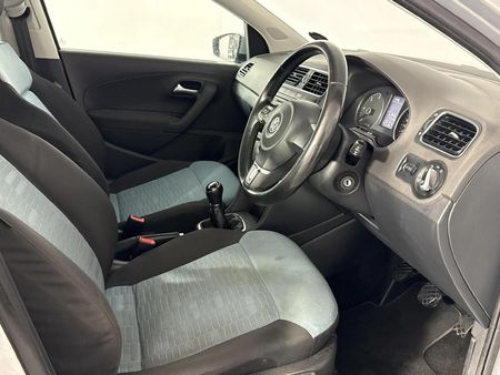 2012-Volkswagen-Polo-12-TDI-Bluemotion-5-dr_7