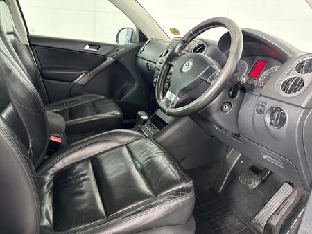 2009-Volkswagen-Tiguan-20-TDI-Sport-Style-4Motion-Auto_9