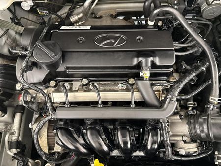 2017-Hyundai-i20-12-Motion_13
