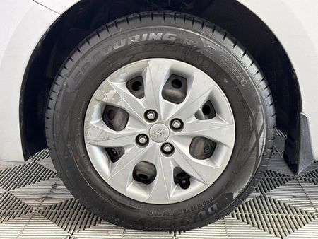 2017-Hyundai-i20-12-Motion_4