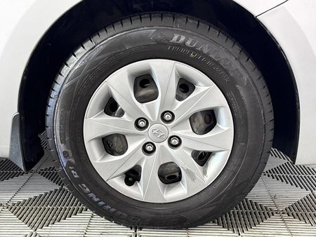 2017-Hyundai-i20-12-Motion_5