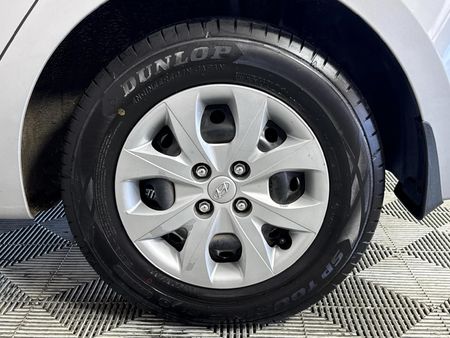 2017-Hyundai-i20-12-Motion_6