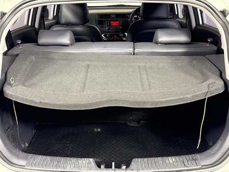 2012-Kia-Rio-14-Tec-5-dr_13