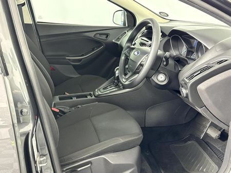 2018-Ford-Focus-10-EcoBoost-Ambiente-Auto-5-dr_9