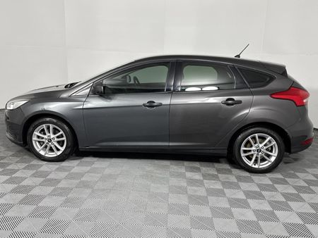 2018-Ford-Focus-10-EcoBoost-Ambiente-Auto-5-dr_18