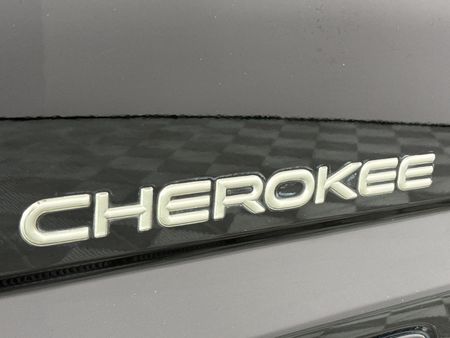 2004-Jeep-Cherokee-37-Limited-Auto_11