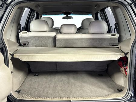 2004-Jeep-Cherokee-37-Limited-Auto_14