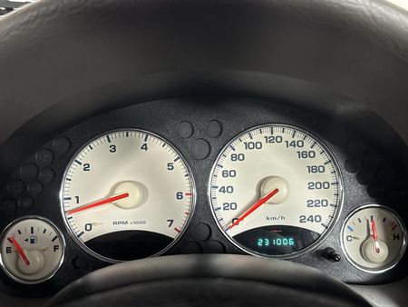 2004-Jeep-Cherokee-37-Limited-Auto_2