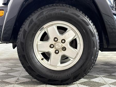 2004-Jeep-Cherokee-37-Limited-Auto_4