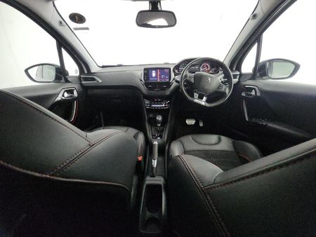 2020-Peugeot-208-12T-PureTech-GT-Line-Auto-5-dr_7