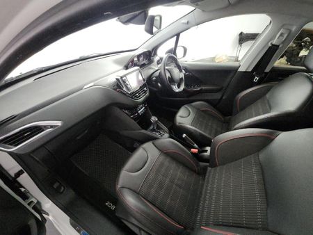 2020-Peugeot-208-12T-PureTech-GT-Line-Auto-5-dr_8