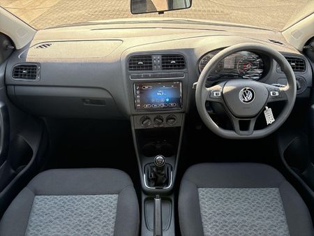 2026-Volkswagen-Polo-Vivo-14-Life_10