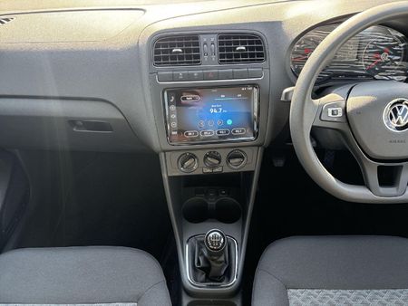 2026-Volkswagen-Polo-Vivo-14-Life_11