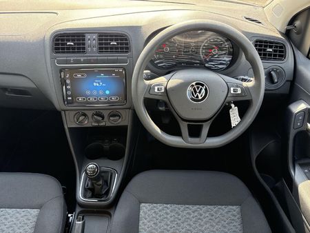 2026-Volkswagen-Polo-Vivo-14-Life_12