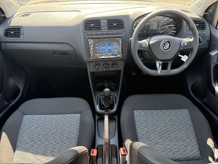 2026-Volkswagen-Polo-Vivo-14-Life_10