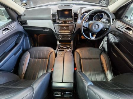 2017-Mercedes-Benz-GLE-250d-4Matic_17