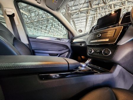 2017-Mercedes-Benz-GLE-250d-4Matic_18