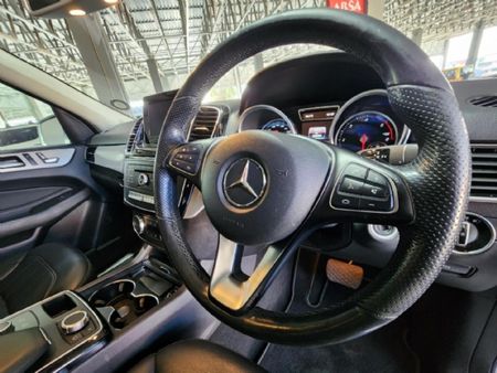 2017-Mercedes-Benz-GLE-250d-4Matic_19