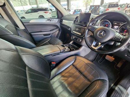 2017-Mercedes-Benz-GLE-250d-4Matic_21