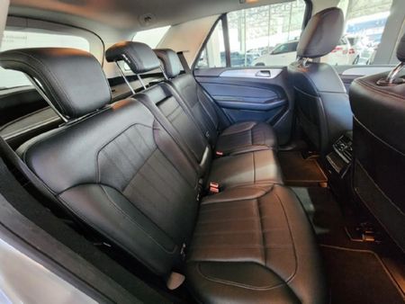 2017-Mercedes-Benz-GLE-250d-4Matic_23
