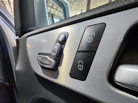 2017-Mercedes-Benz-GLE-250d-4Matic_24