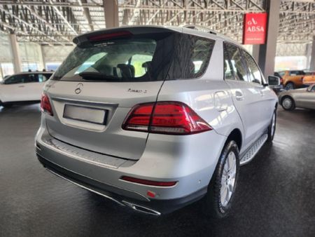 2017-Mercedes-Benz-GLE-250d-4Matic_4