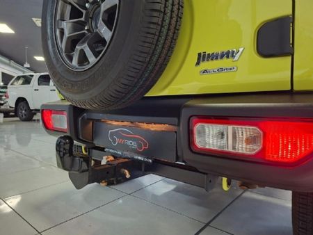 2023-Suzuki-Jimny-15-GLX_24