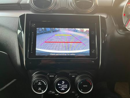 2024-Suzuki-Swift-12-GLX_10