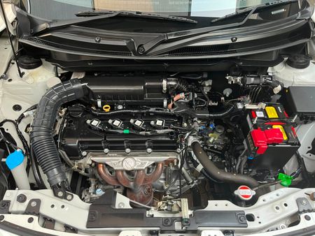 2024-Suzuki-Swift-12-GLX_16