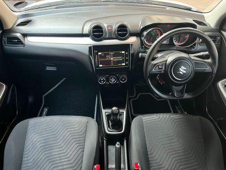 2024-Suzuki-Swift-12-GLX_6