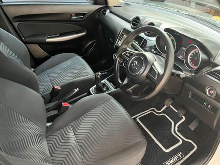 2024-Suzuki-Swift-12-GLX_7