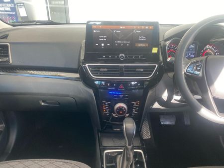 2026-Mahindra-XUV-3XO-12T-MX3-Auto_12
