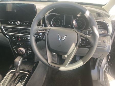 2026-Mahindra-XUV-3XO-12T-MX3-Auto_14